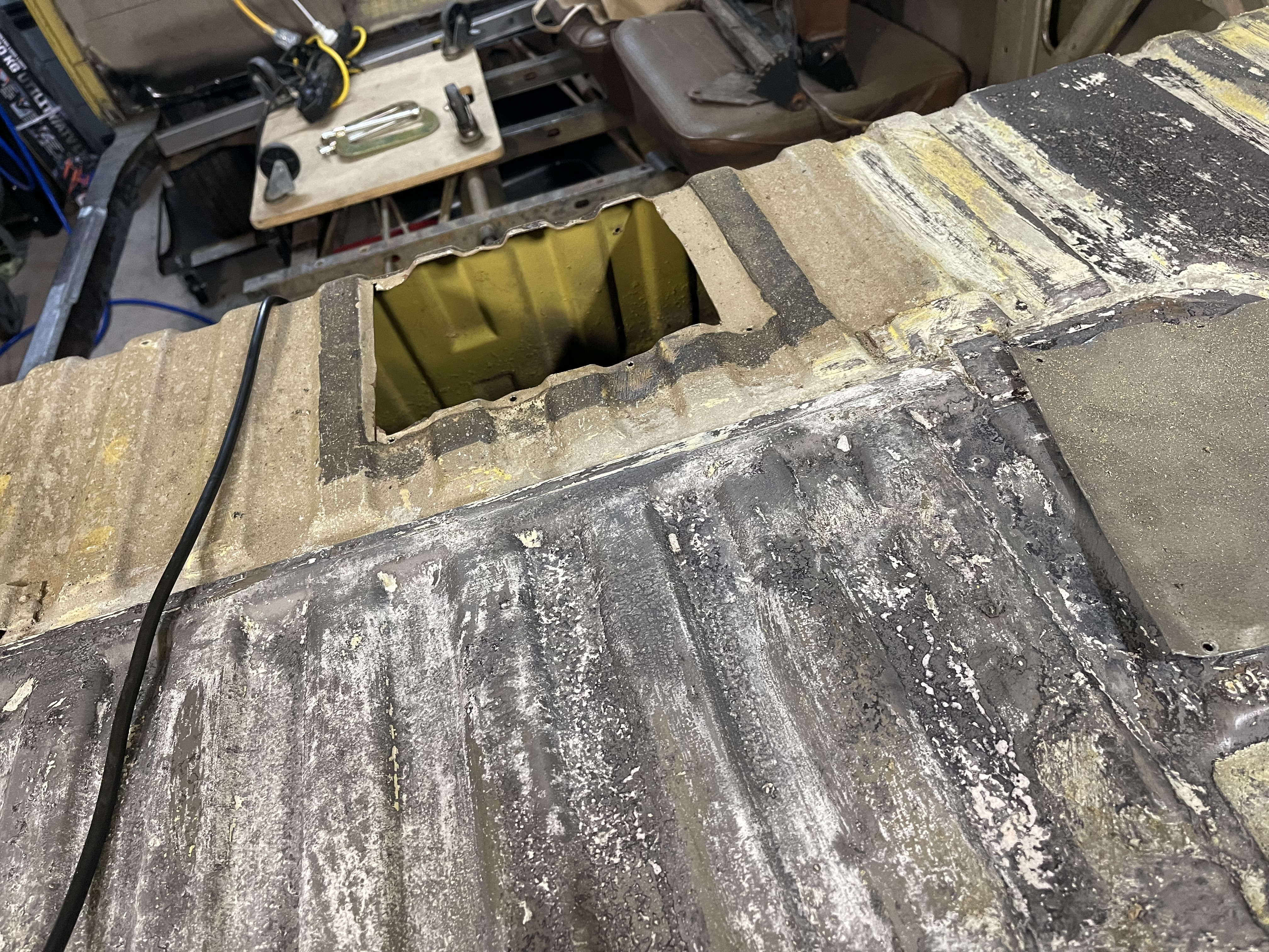 Repairing the Fuel sender access hatch