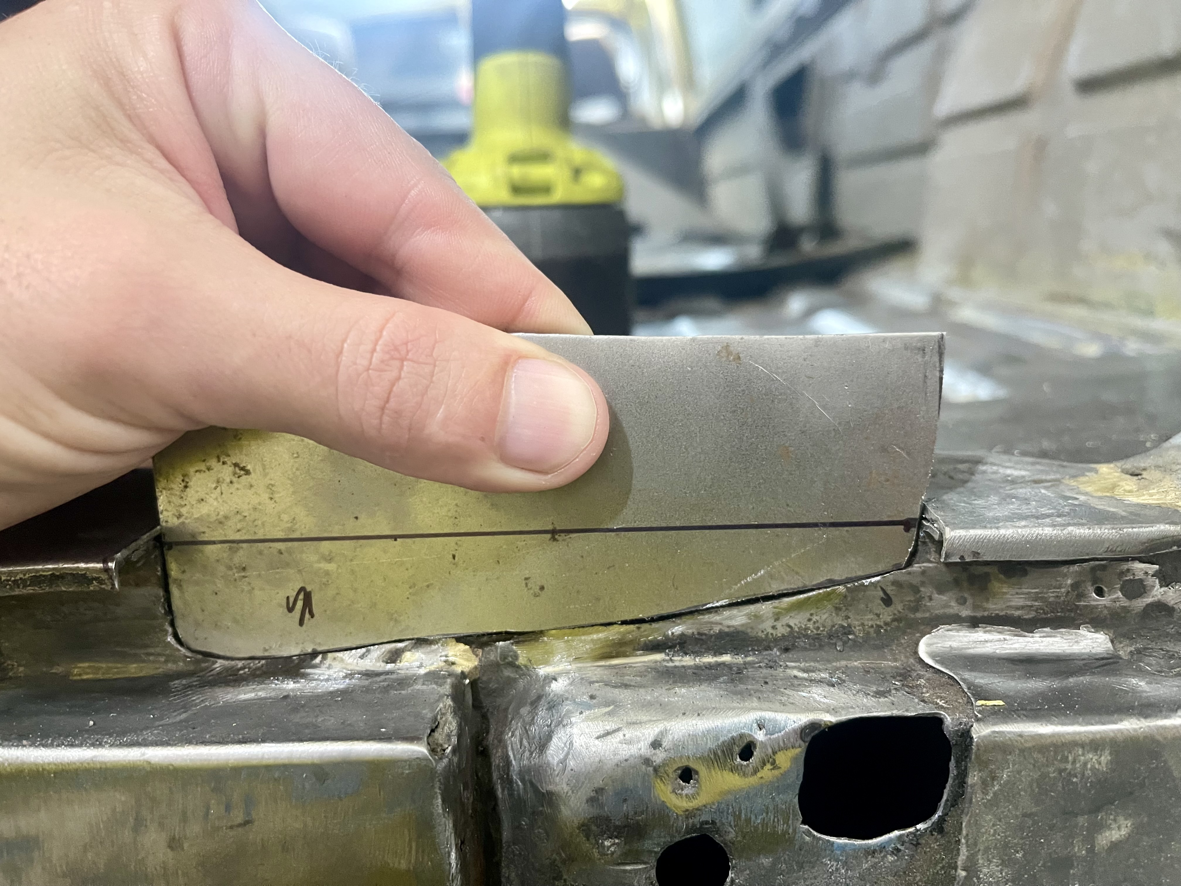 Repairing the back door surround & D-pillar