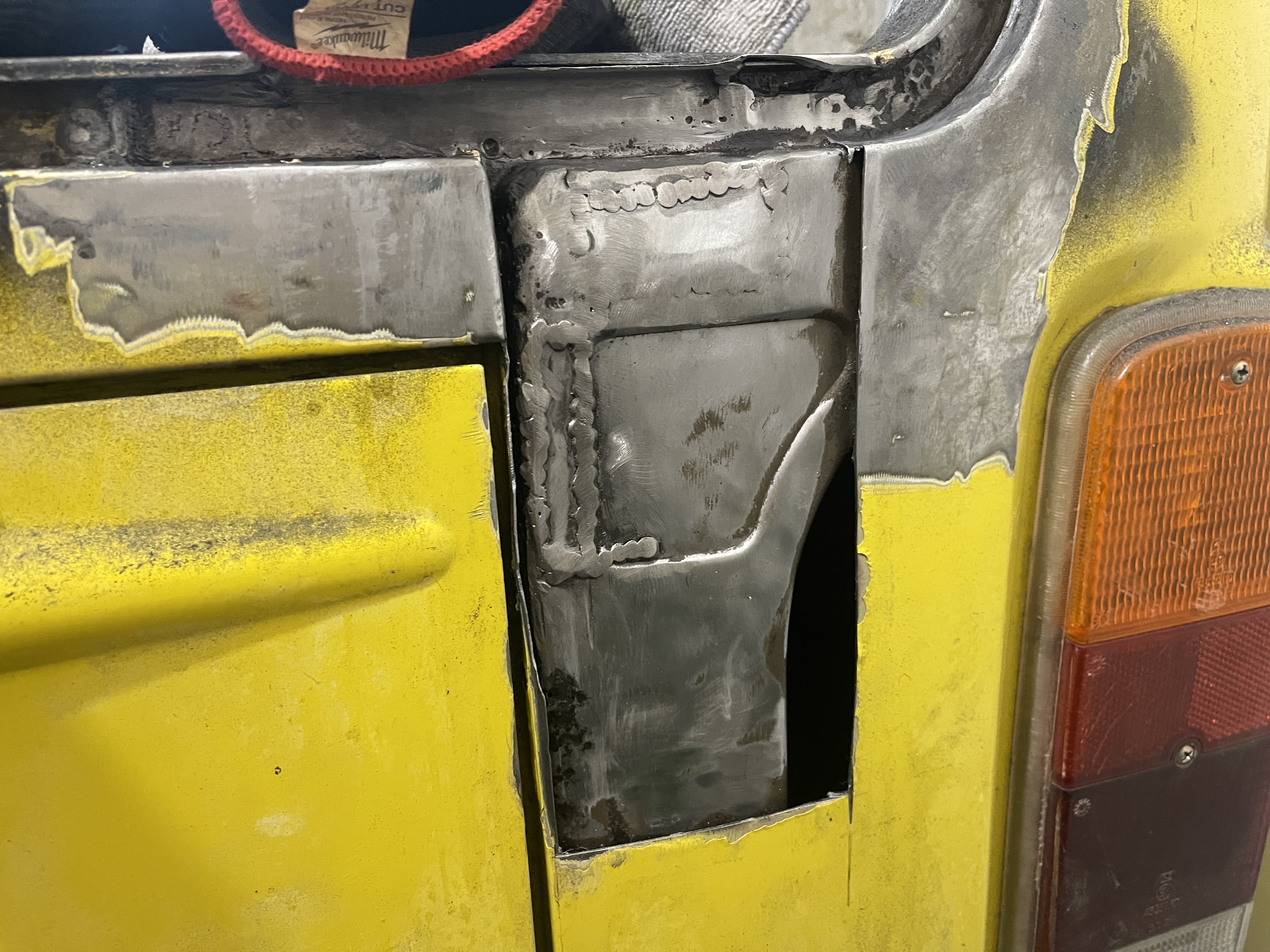 Repairing the back door surround & D-pillar